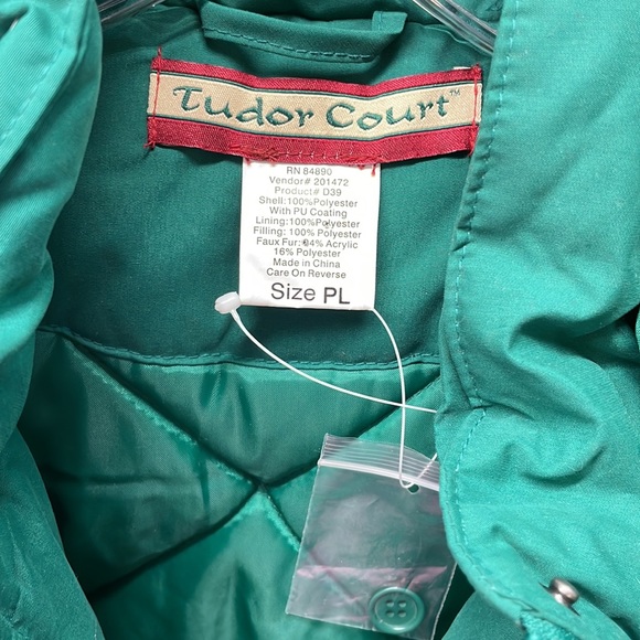 NEW!!! Tudor court podded faux fur hooded coat ladies sz Pl - Picture 4 of 8